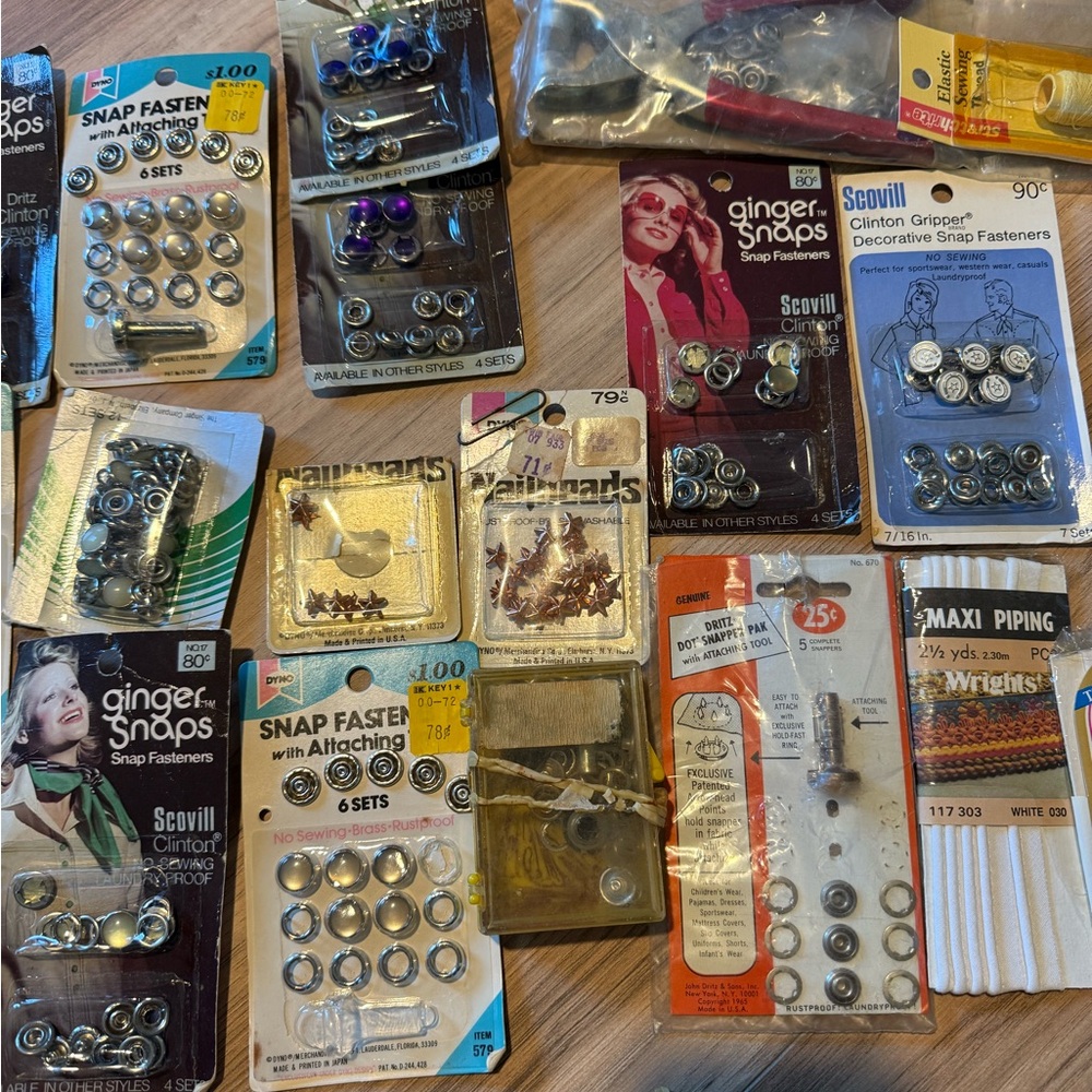 Assorted Snap Fasteners Collection - Picture 3 of 4